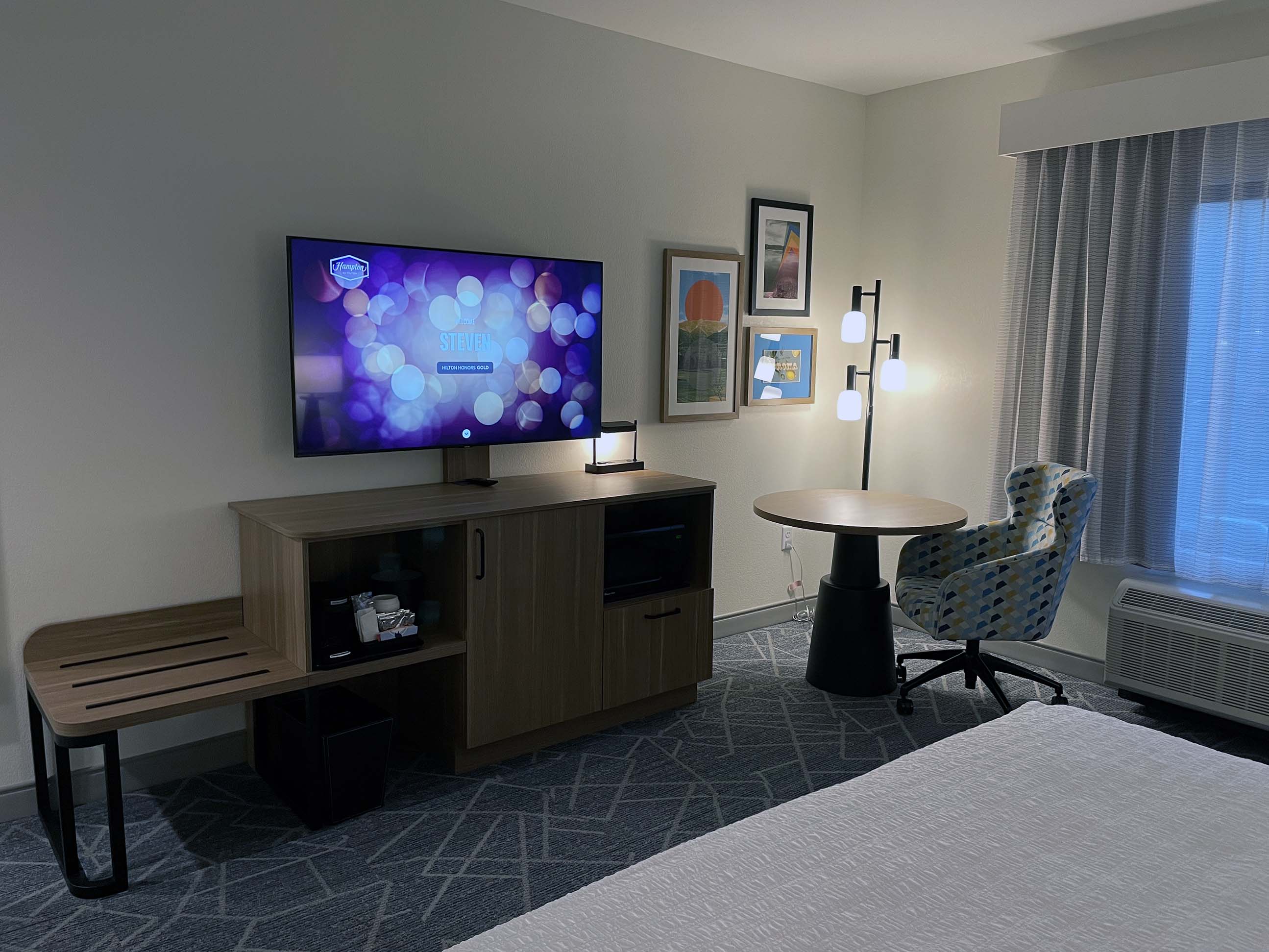 hampton-inn-corona-room2